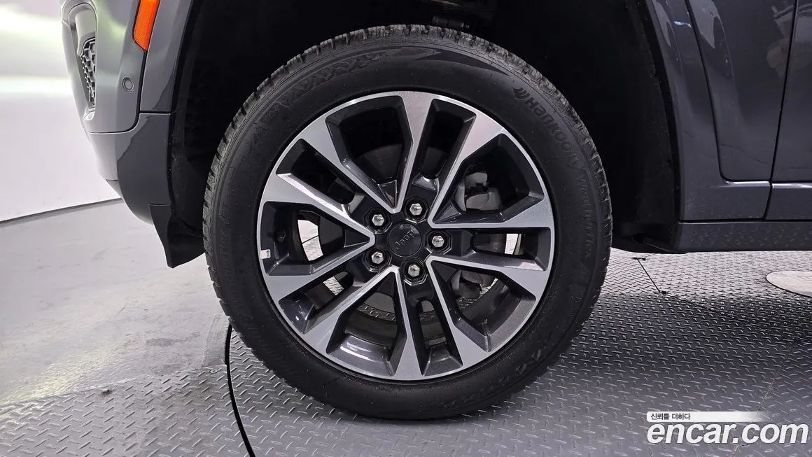 Jeep Cherokee — фото 6