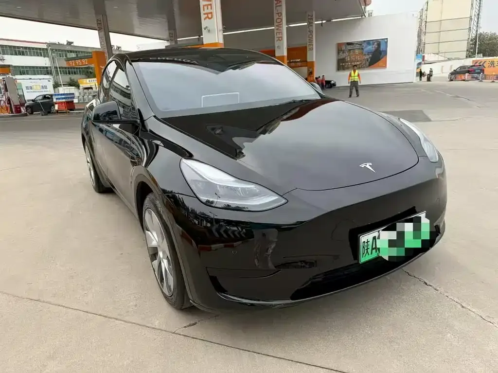 Tesla Model Y — фото 5