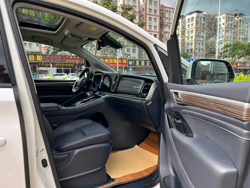 GAC Motor Trumpchi M8 — фото 3