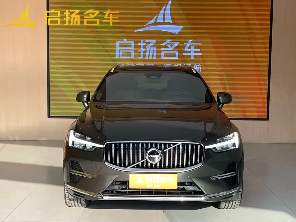 Volvo XC60 — фото 1