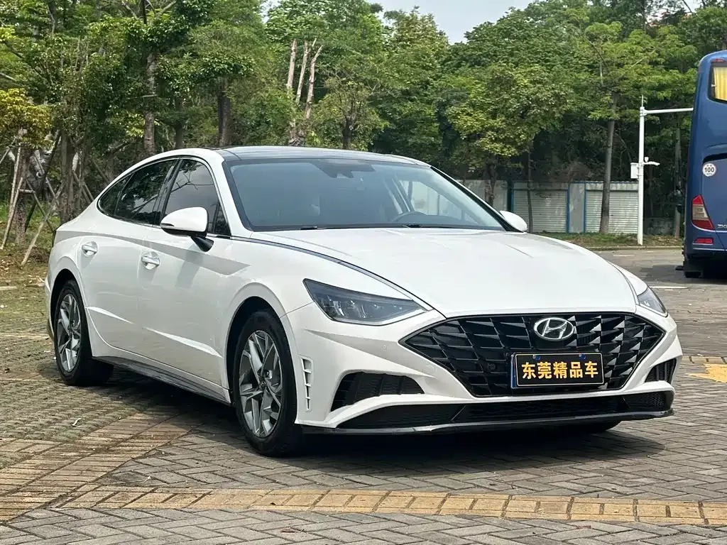 Hyundai Sonata — фото 1
