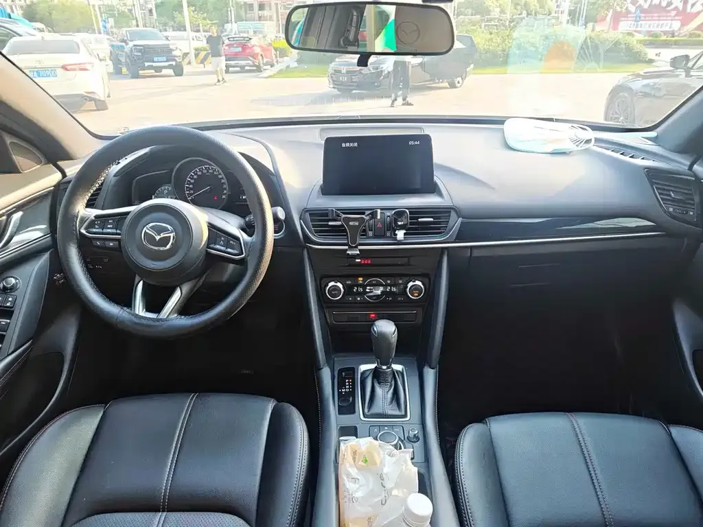 Mazda CX-4 — фото 9