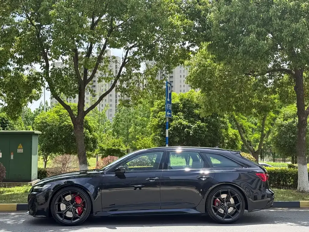Audi RS 6 2025 из CN, фото 9