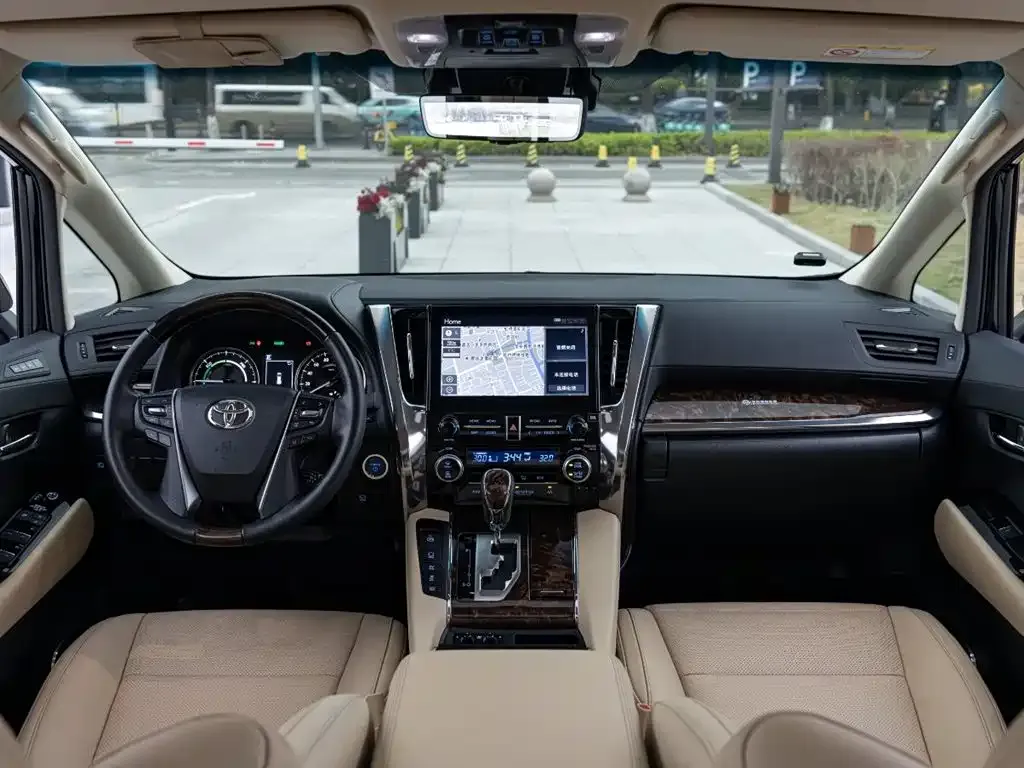 Toyota Alphard — фото 6