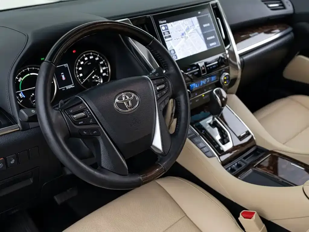 Toyota Alphard — фото 10