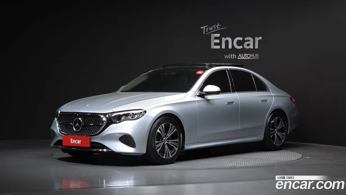 Mercedes-Benz E-Class — фото 1