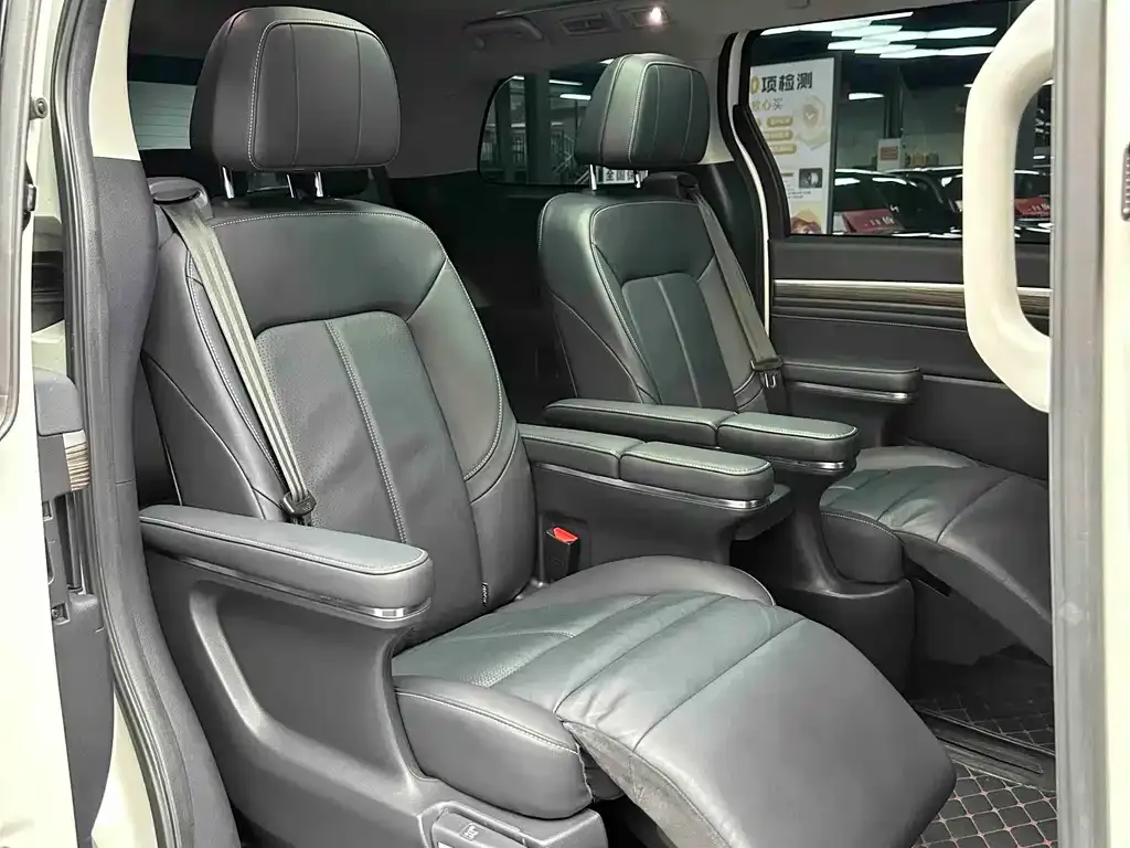 GAC Motor Trumpchi M8 — фото 8