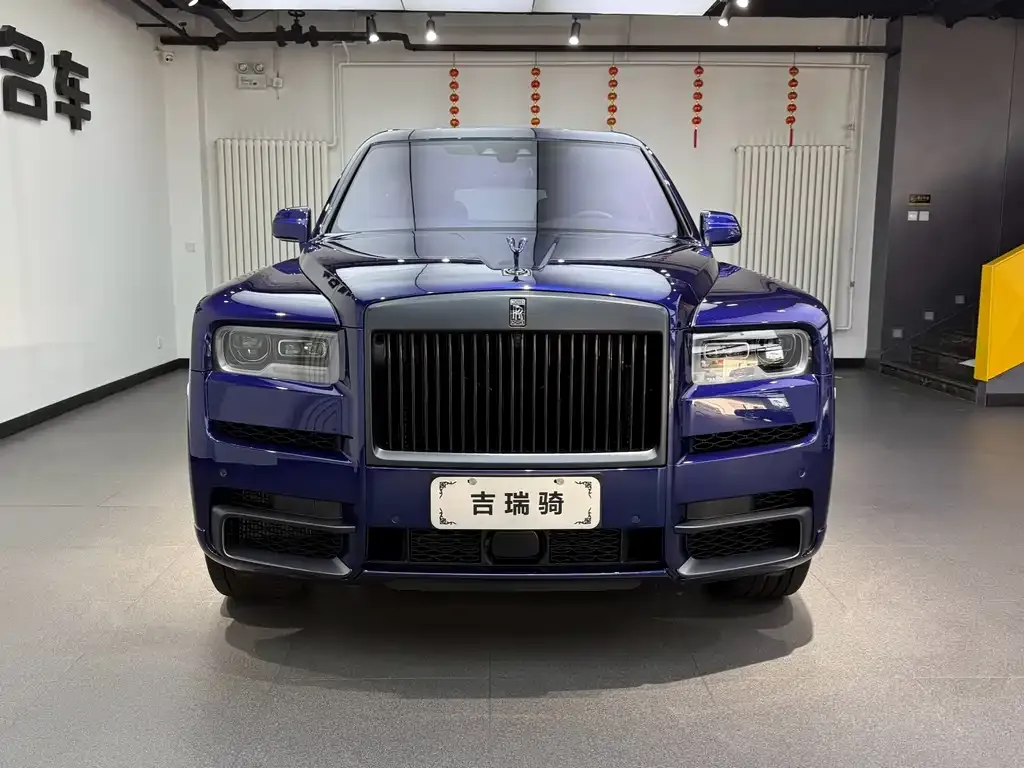 Rolls-Royce Cullinan — фото 10