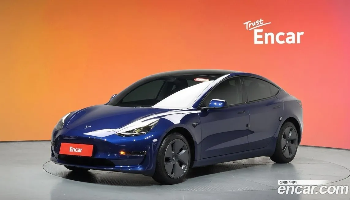 Tesla Model 3 — фото 1