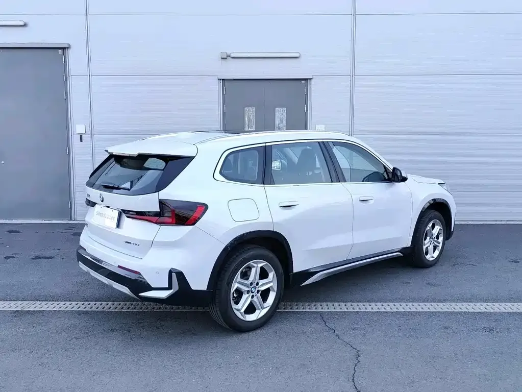 BMW X1 — фото 10