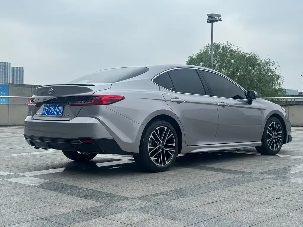 Toyota Camry — фото 8