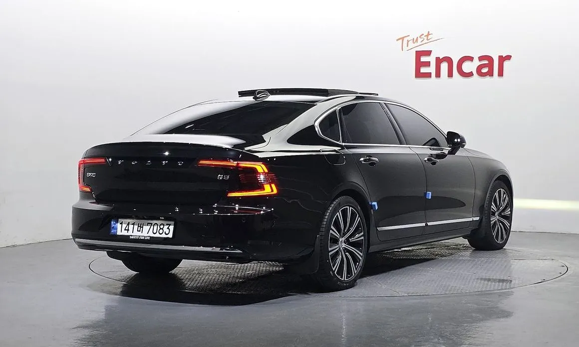 Volvo S90 2023 из KR, фото 8