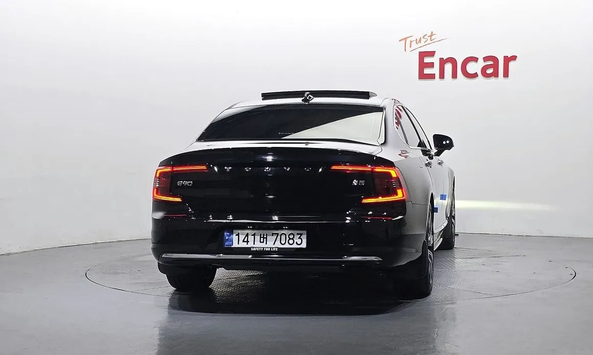 Volvo S90 2023 из KR, фото 4