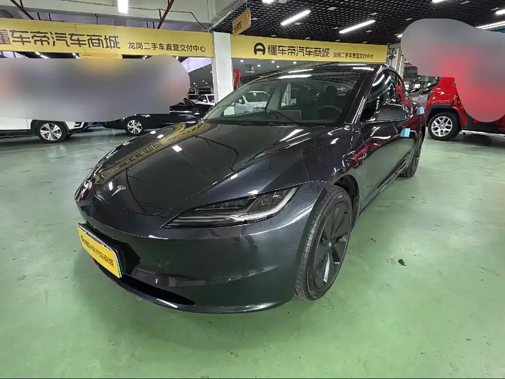 Tesla Model 3 — фото 1