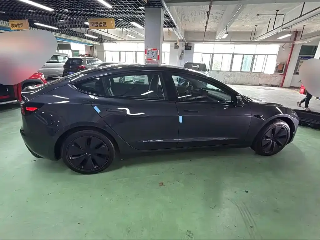 Tesla Model 3 — фото 5