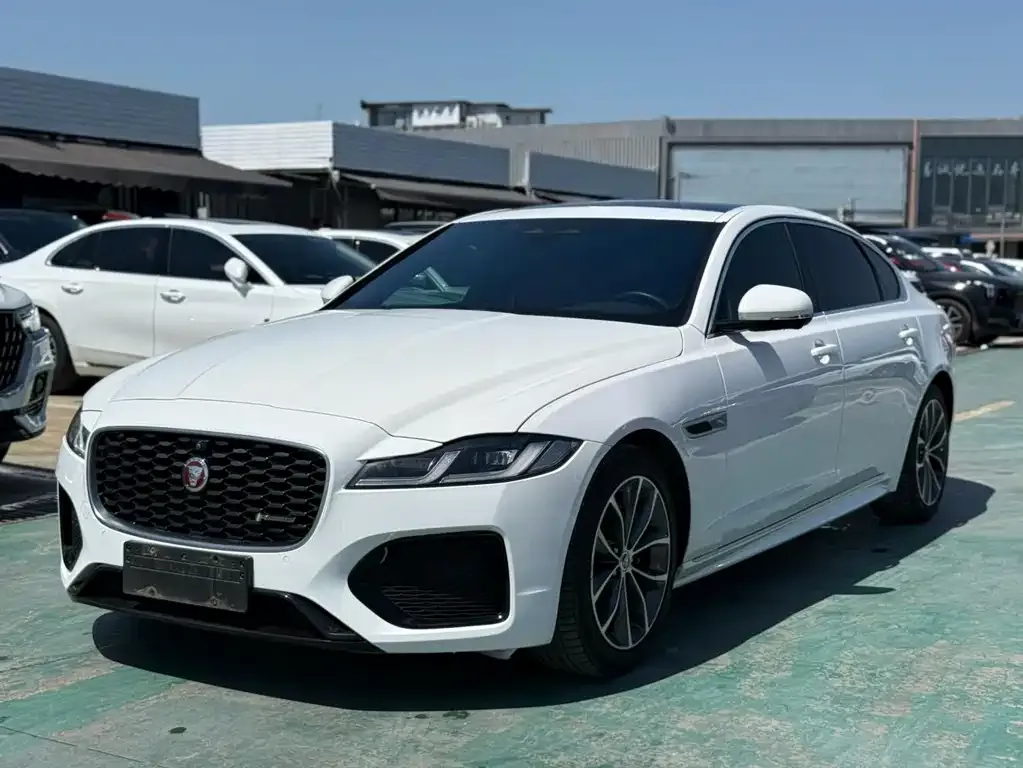 Jaguar XFL — фото 1