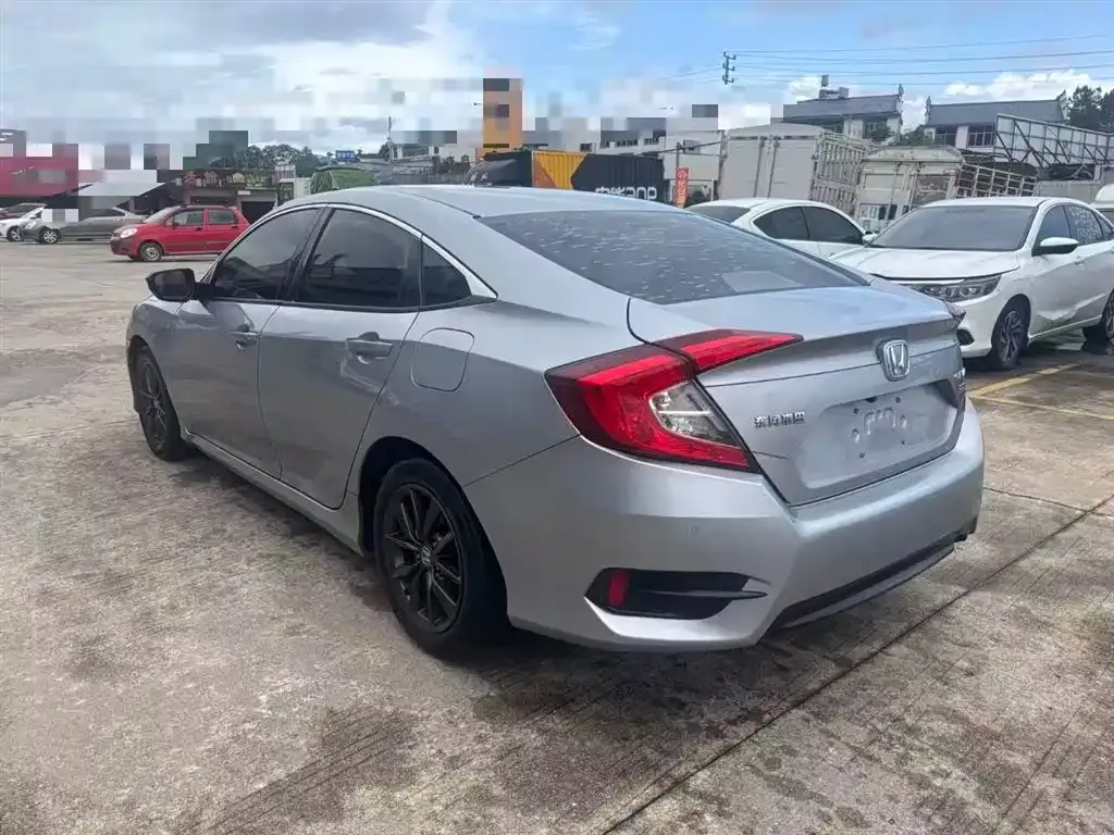 Honda Civic — фото 10