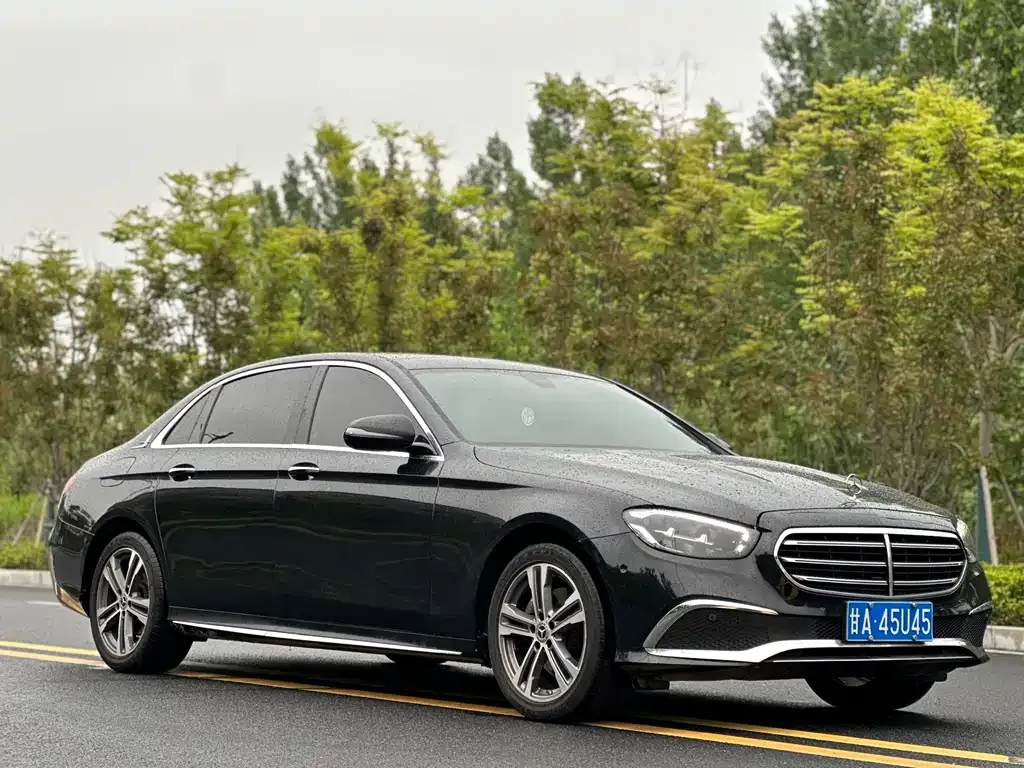 Mercedes-Benz E-Class — фото 10