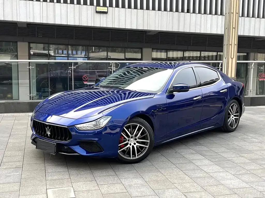 Maserati Ghibli — фото 1
