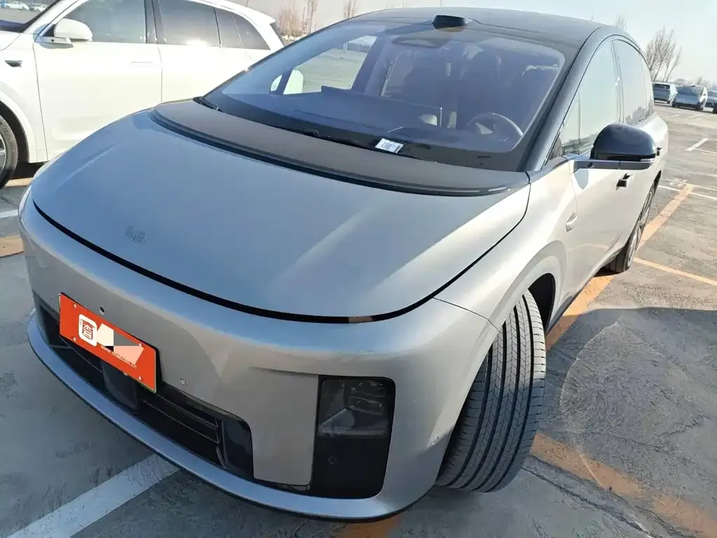 Li Auto i8