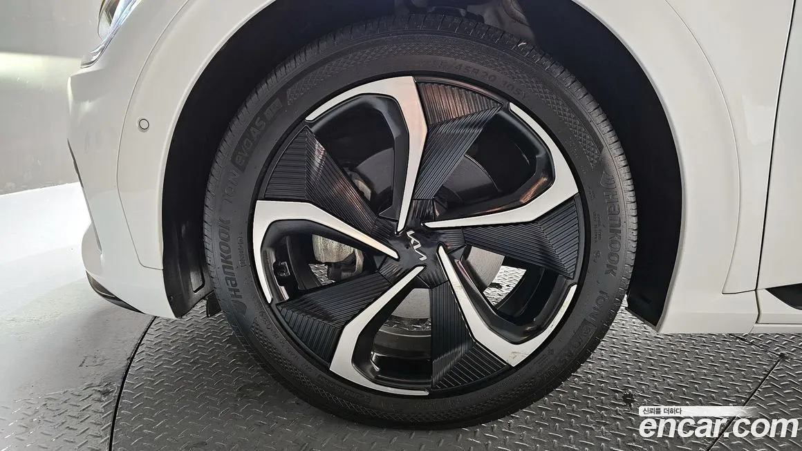 Kia EV6 — фото 7