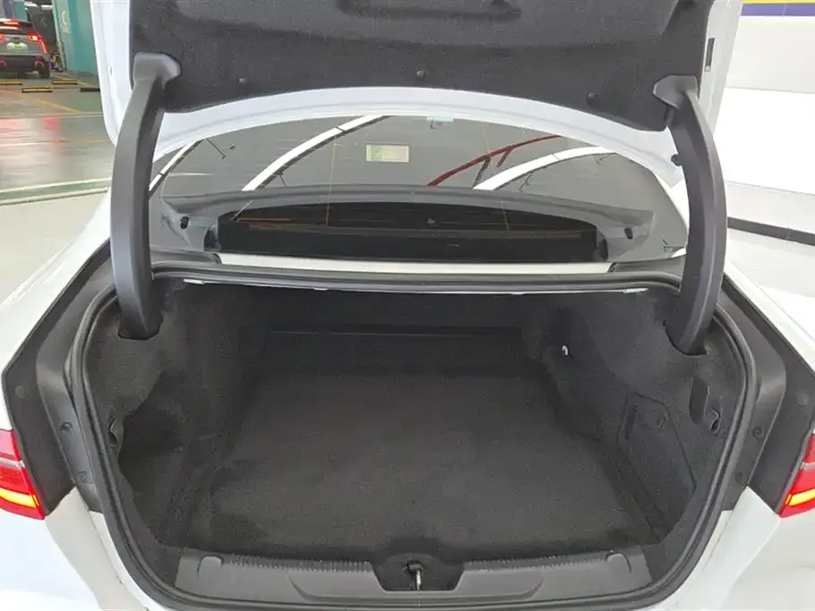 Jaguar XEL 2022 из CN, фото 6
