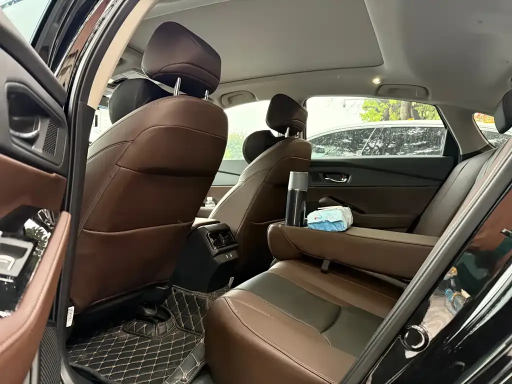 Honda Inspire PHEV 2023 из CN, фото 2