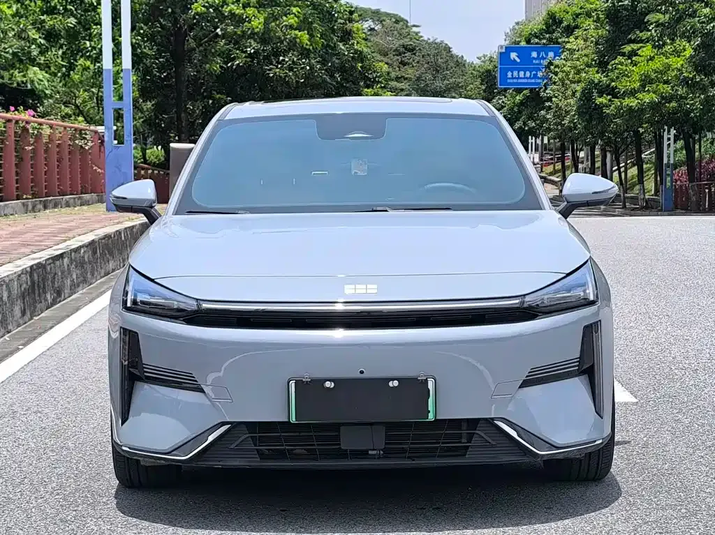 Geely Galaxy L6 — фото 3