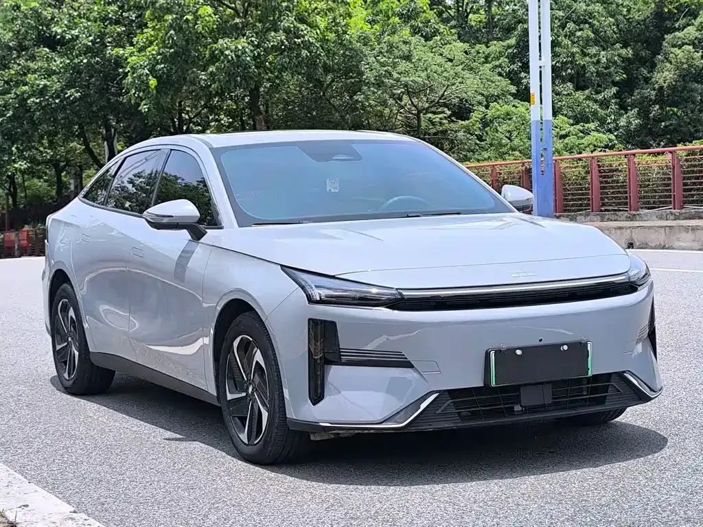 Geely Galaxy L6 — фото 10