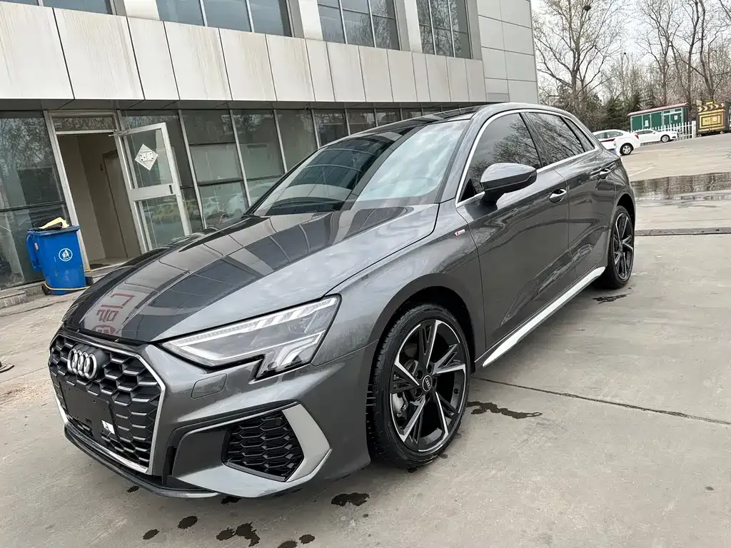 Audi A3 — фото 1