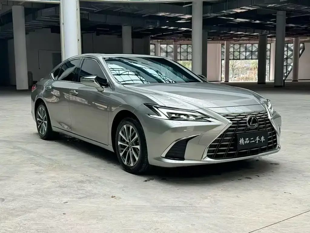 Lexus ES — фото 5