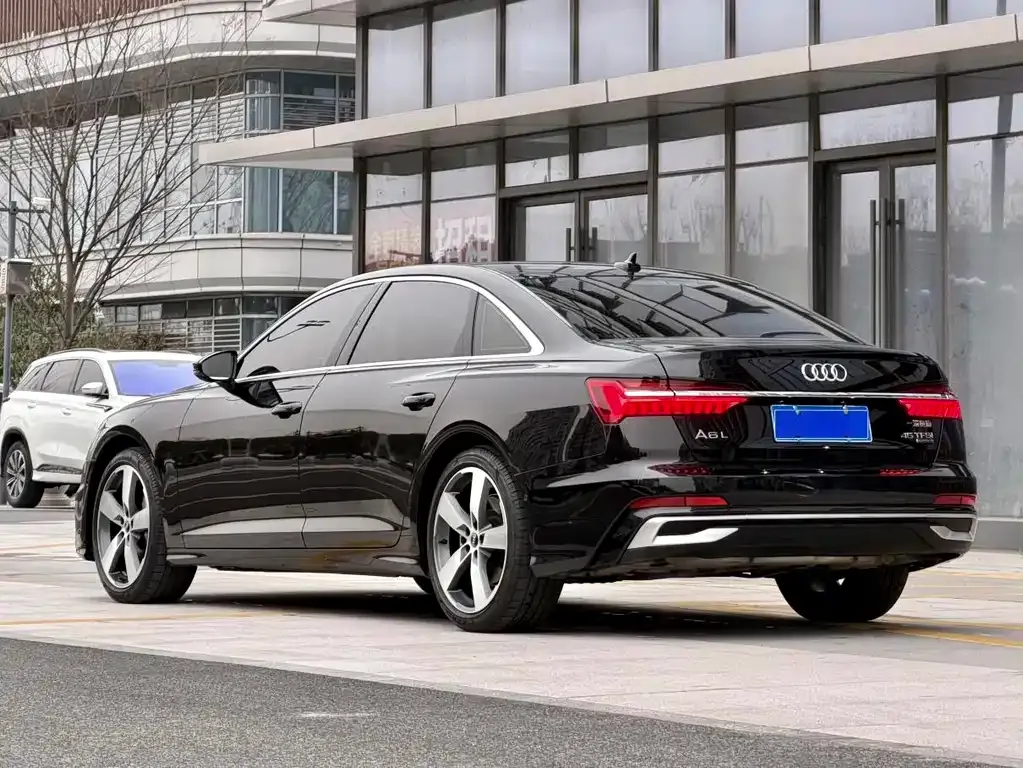 Audi A6L — фото 9