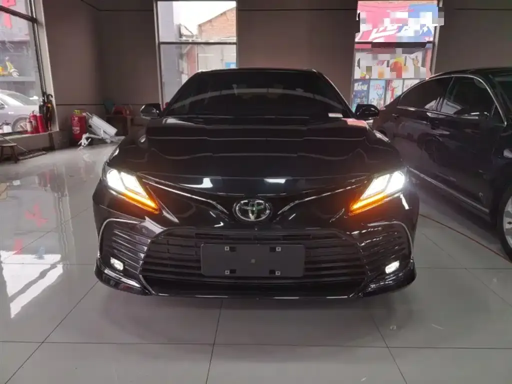 Toyota Camry — фото 8