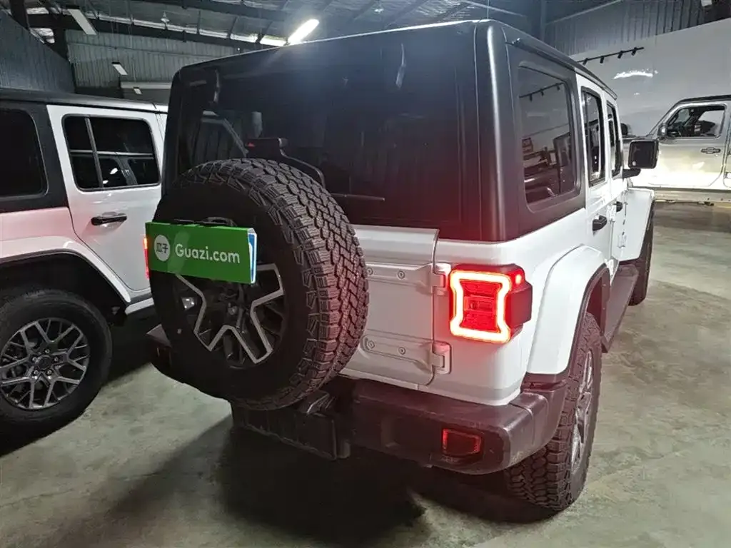 Jeep Wrangler — фото 4