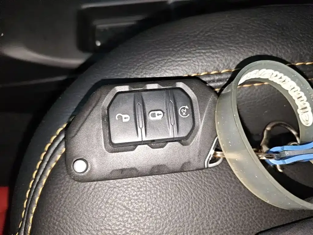 Jeep Wrangler — фото 10