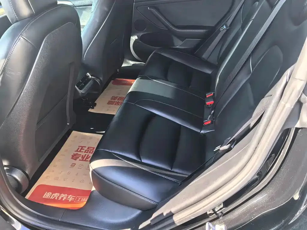 Tesla Model 3 — фото 4