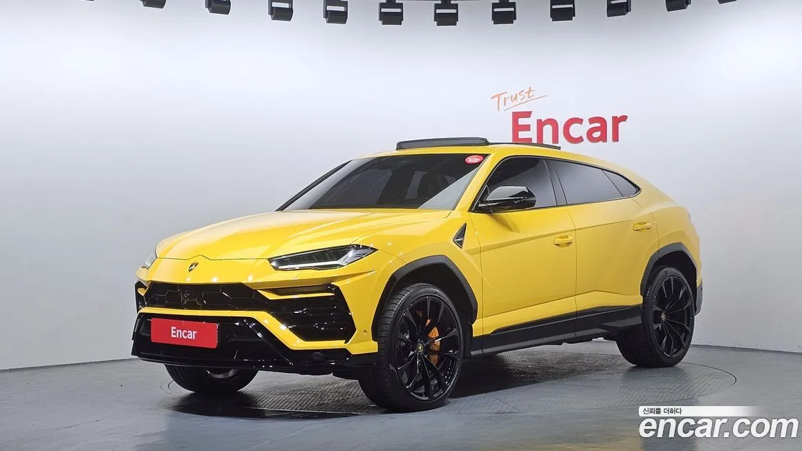 Lamborghini Urus — фото 1