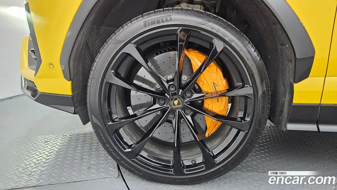 Lamborghini Urus — фото 7