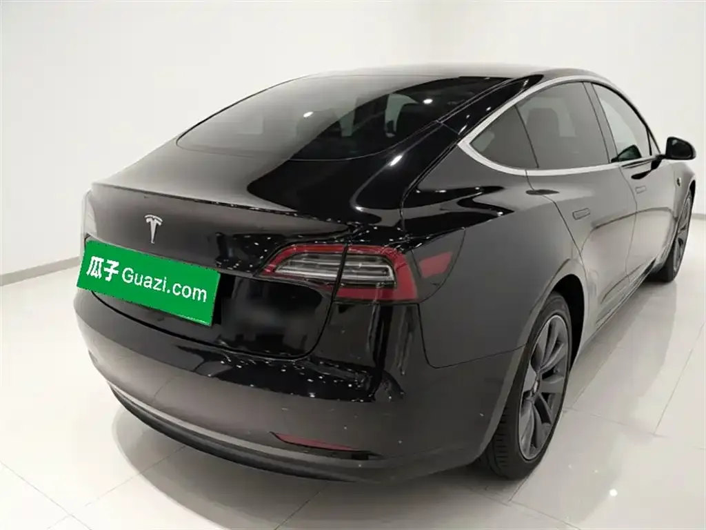 Tesla Model 3 — фото 6
