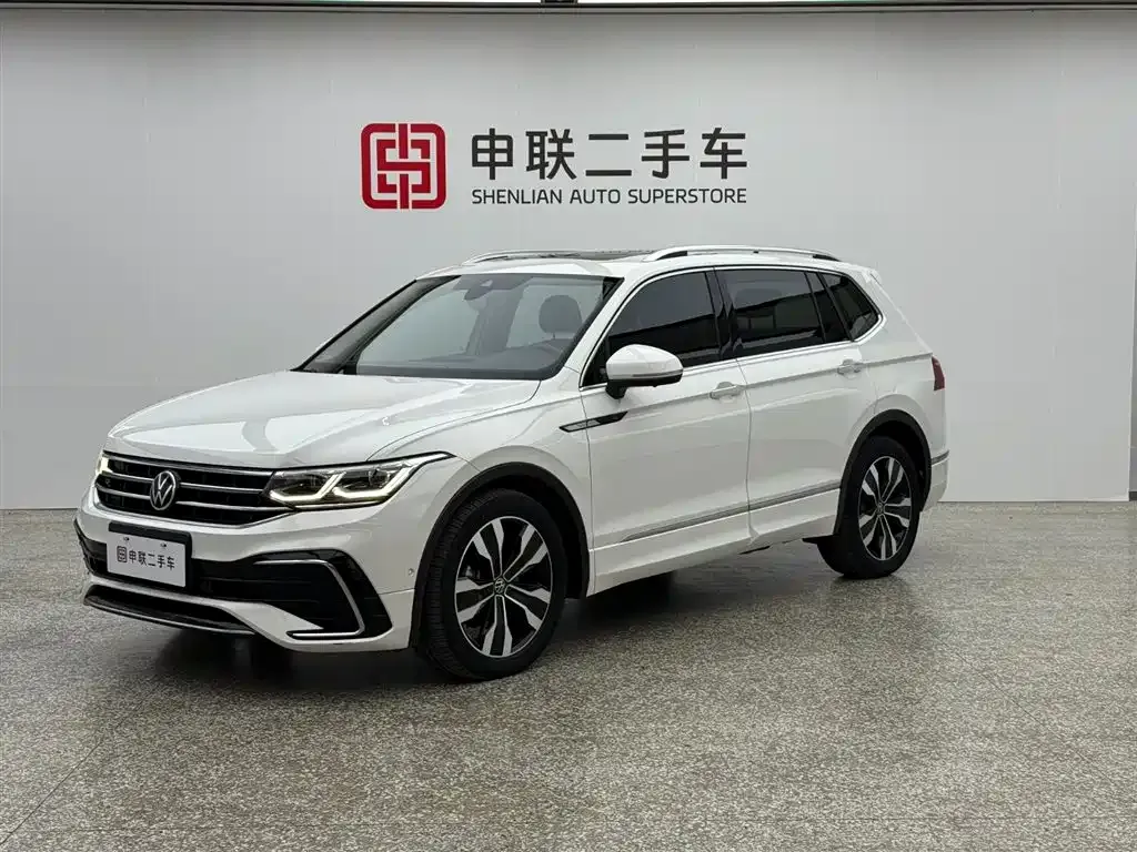 Volkswagen Tiguan L — фото 1