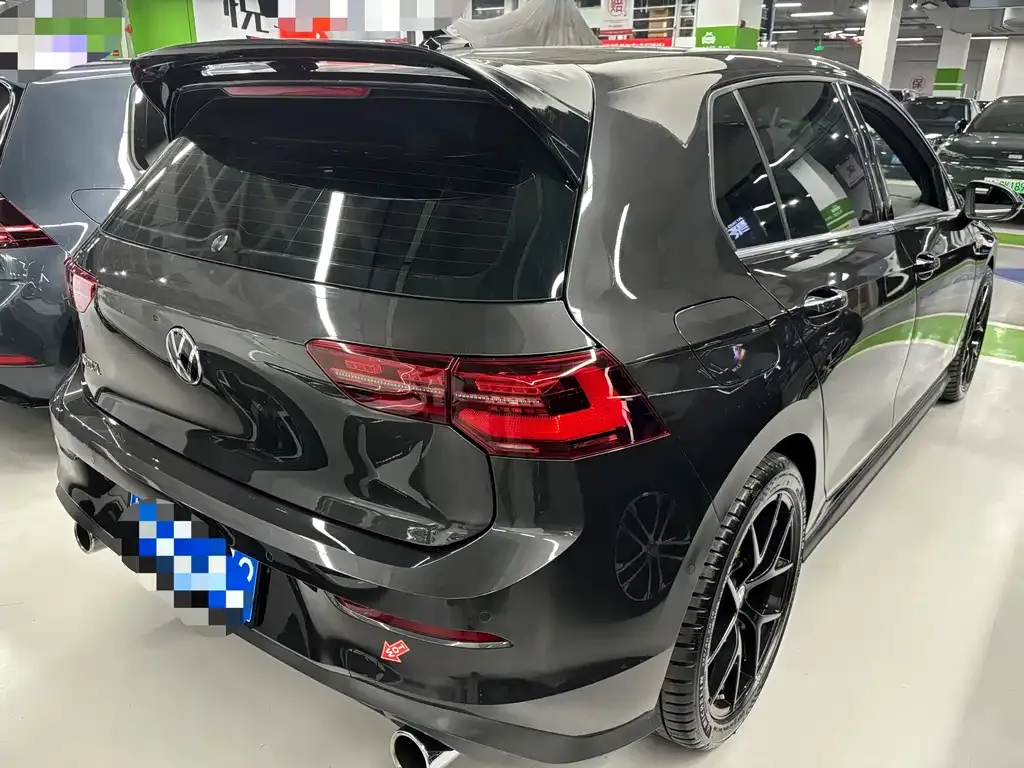 Volkswagen Golf GTI — фото 10