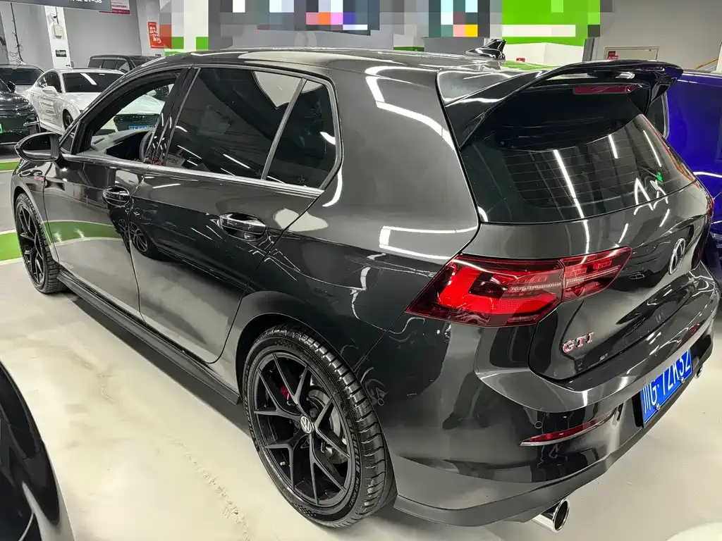 Volkswagen Golf GTI — фото 8