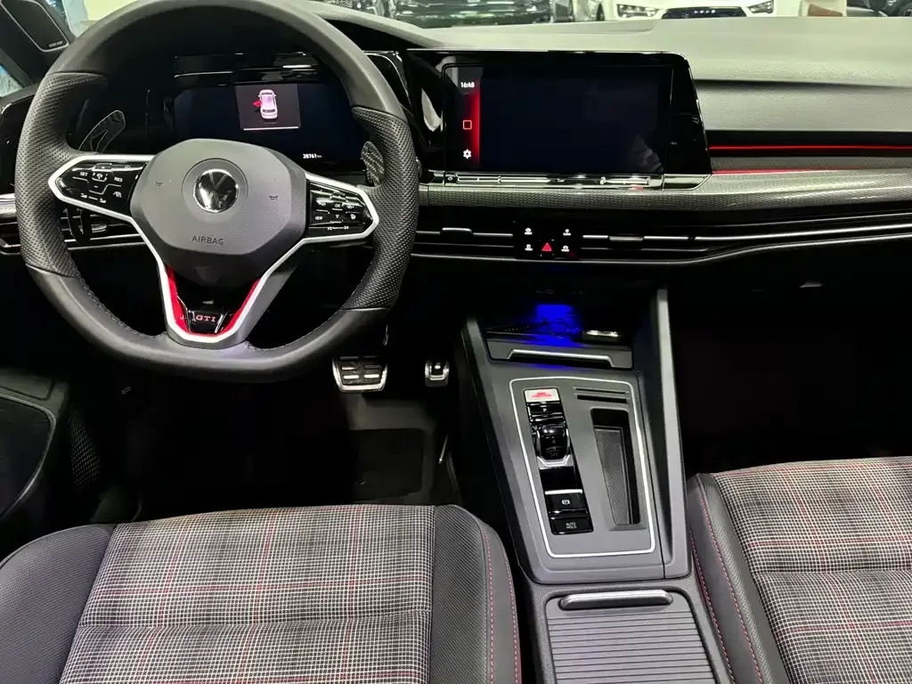 Volkswagen Golf GTI — фото 3