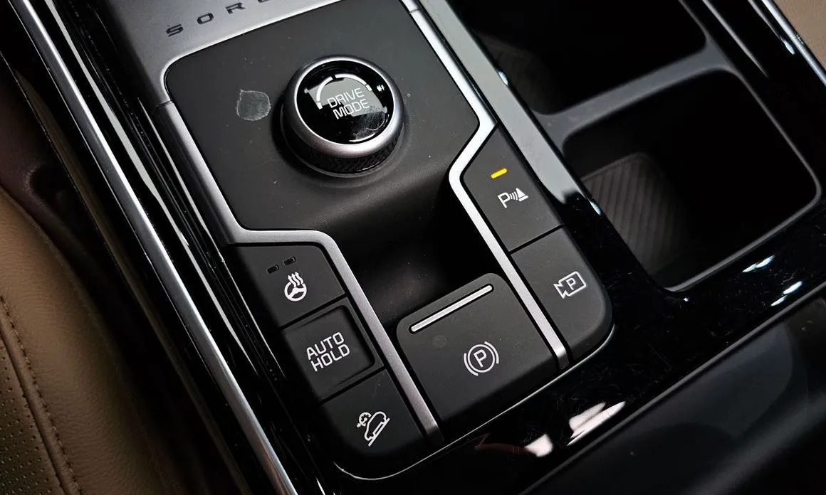 Kia Sorento — фото 7