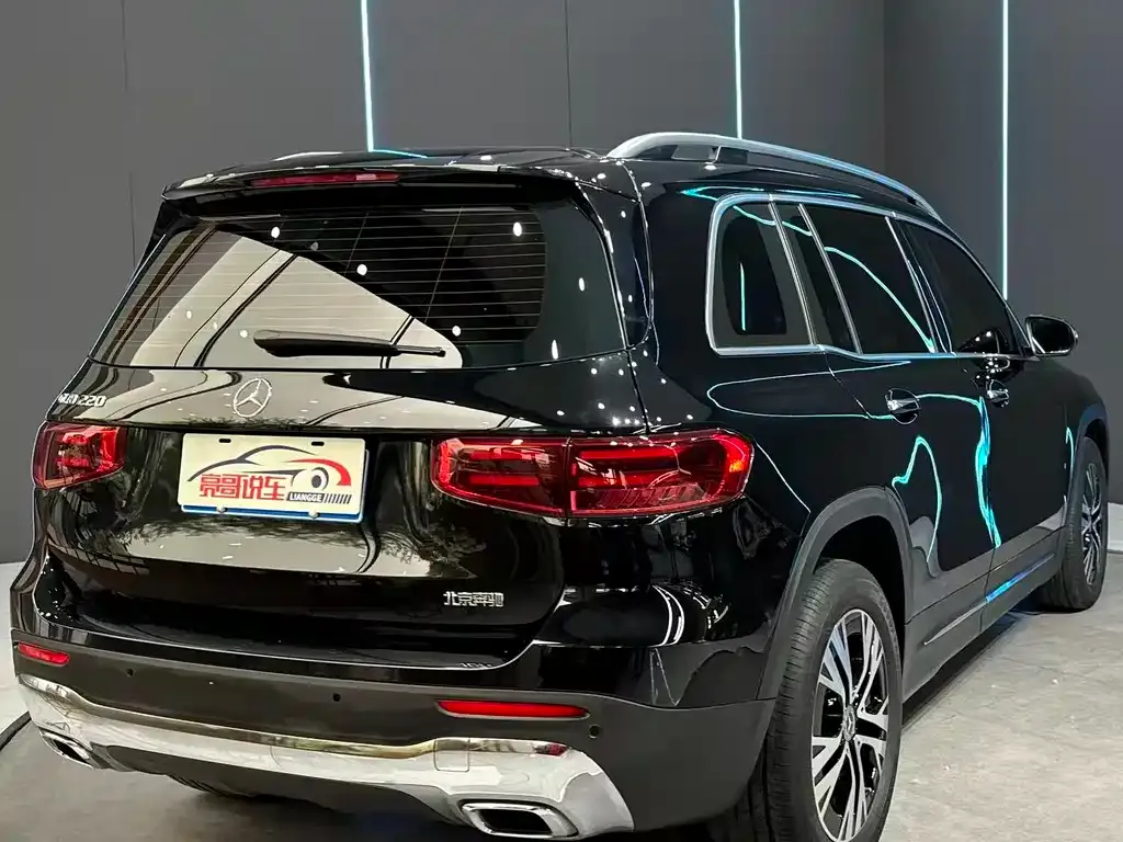 Mercedes-Benz GLB — фото 10