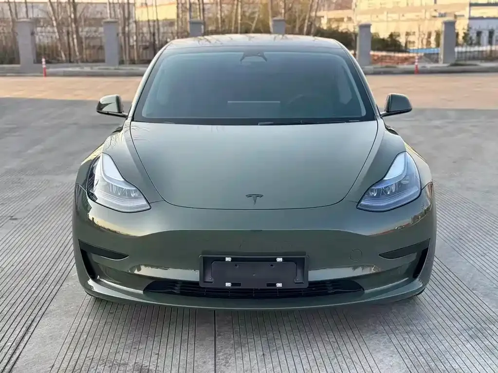 Tesla Model 3 — фото 4