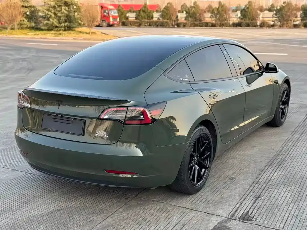 Tesla Model 3 — фото 8
