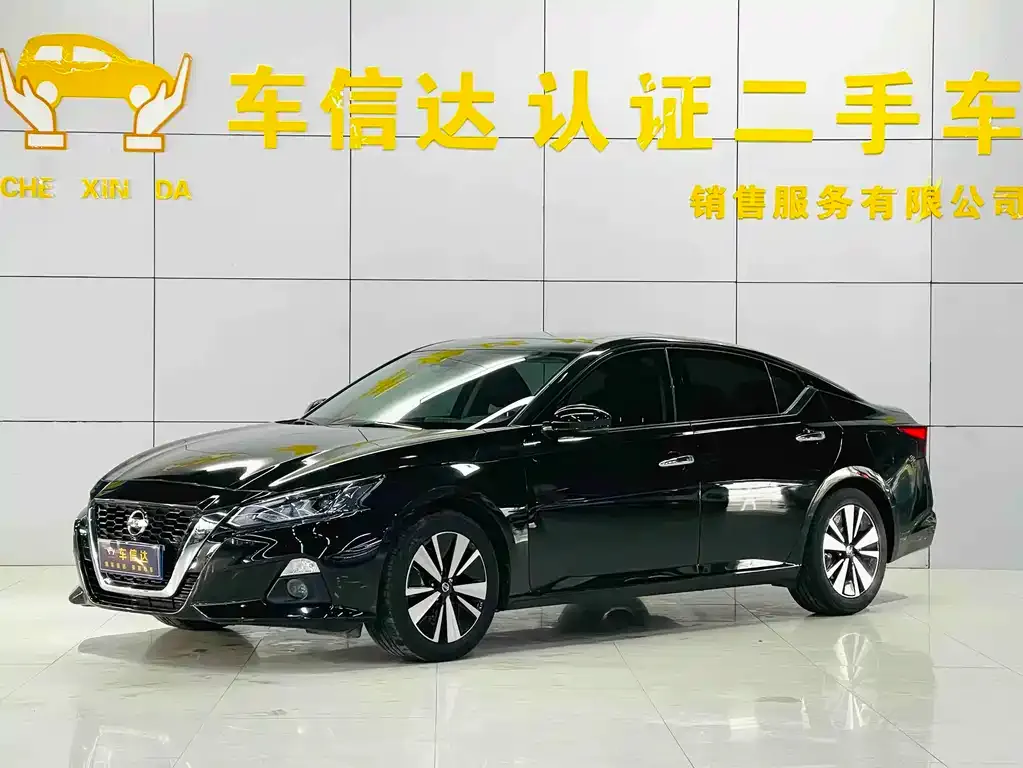 Nissan Teana — фото 1