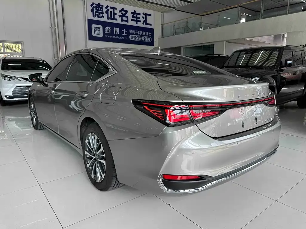 Lexus ES — фото 7