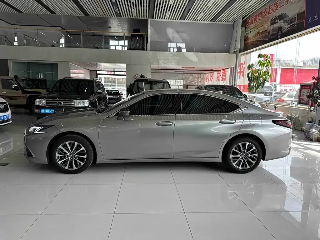 Lexus ES — фото 4